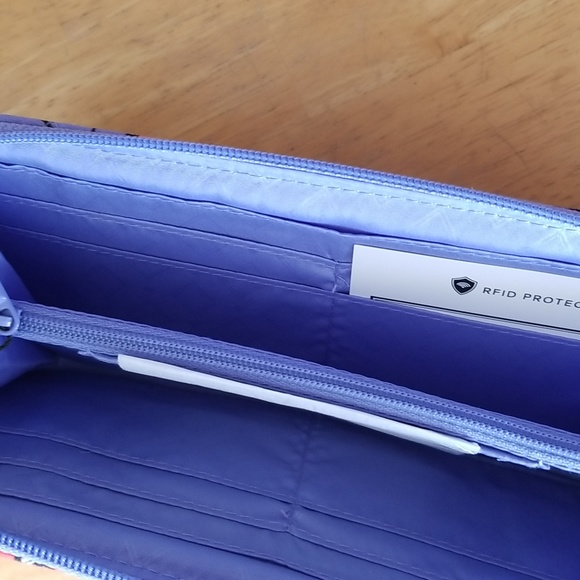 Vera Bradley Factory Style RFID Accordion Wristlet Zip Wallet - Picture 10 of 10